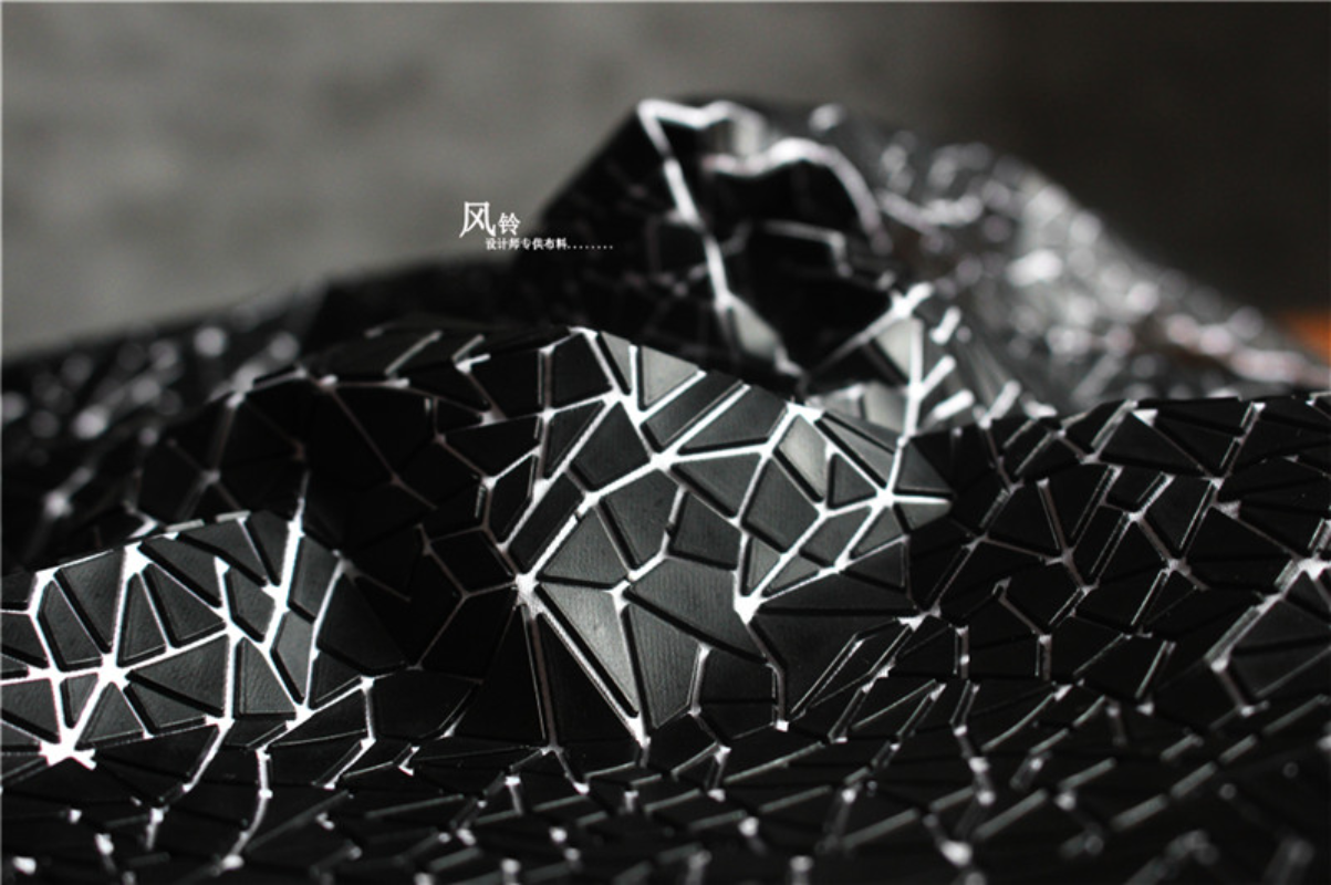 PU Fabric Black Irregular Shap – обзор и цена Sewing Textile Art